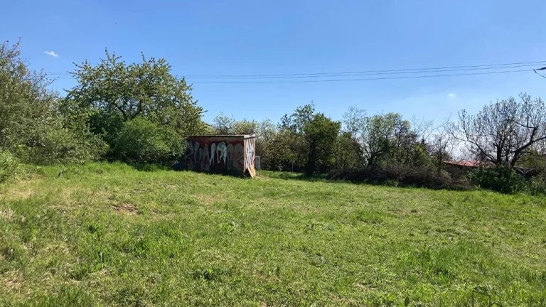 Prodej pozemku 1084 m2 ve Znojmě, pozemek Znojmo