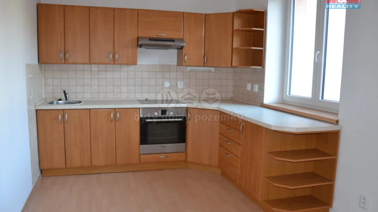 Prodej bytu 1+1, 56 m², Červený Kostelec, hlavní náměstí