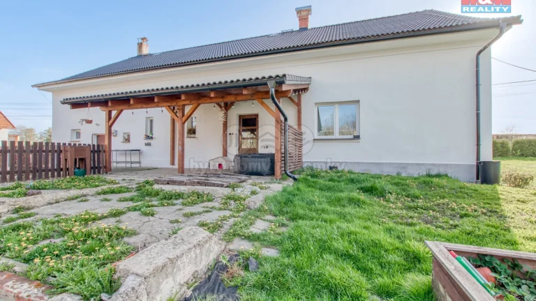 Prodej rodinného domu, 244 m², Pazderna