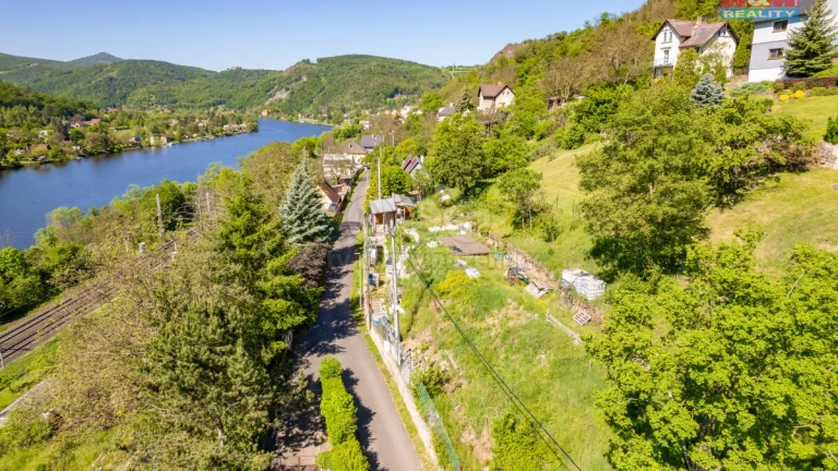 Prodej pozemku k bydlení, 919 m², Dolní Zálezly