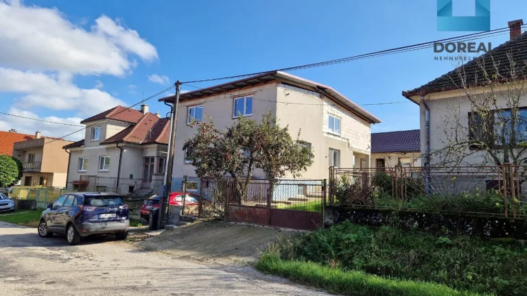 Na predaj veľký 6 - izbový rodinný dom Turá Lúka