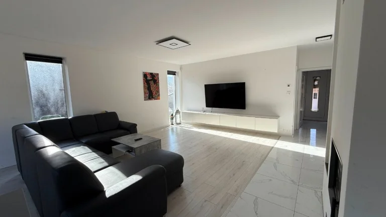 BUNGALOV /4izby/ v obci Vieska Bezdedov (817m2)