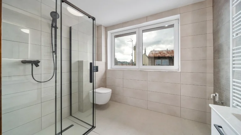 Pronájem bytu 3+KK 67m2 s terasou Dvůr Králové ul. Tylova