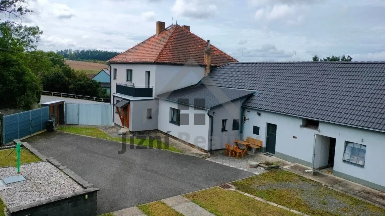 Prodej vícegeneračního domu v Nemějicích