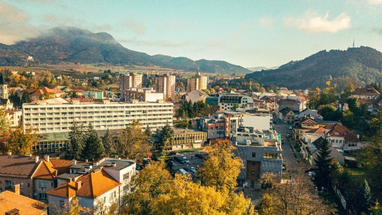 REZERVOVANÉ: 2,5 IZBOVÝ BYT, VEĽKOMETRÁŽNY, ČASŤ POLÍK