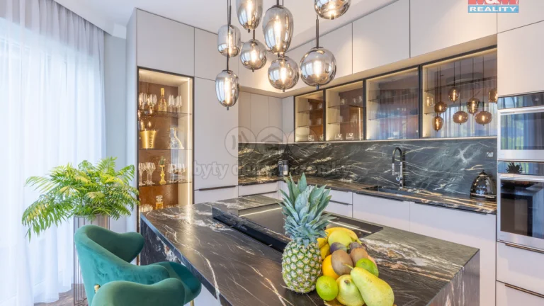 Prodej rodinného domu, 203 m², Zlatá