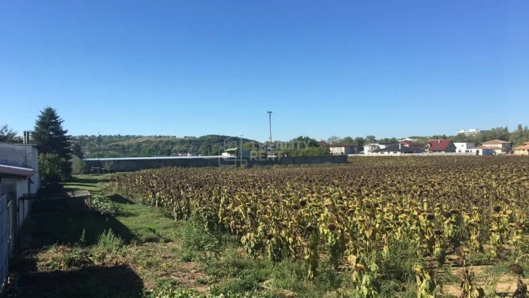 Ponúkame na predaj pozemok 1587 m2 v Moravanoch nad Váhom