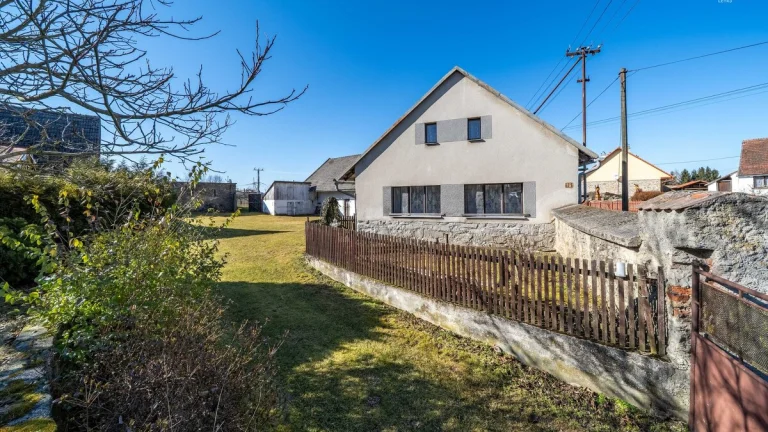 Prodej rodinné domy, 2582 m2 - Kozlovice, ev.č. 00087