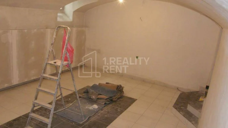 Prenájom : Priestory v suteréne 105 m2 - Národná ulica Žilin