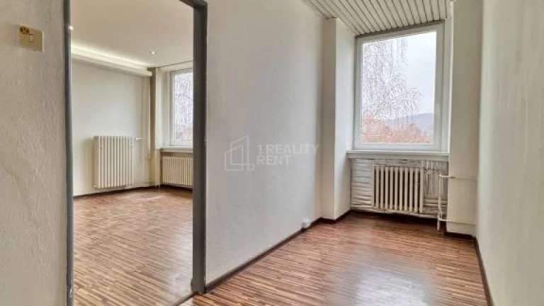 Ponúkame na prenájom kancelárske priestory s rozlohou 67 m2