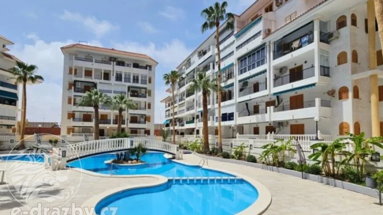Penthouse 78 m2 se třemi pokoji s pozemkem 80 m2 v urbanizac