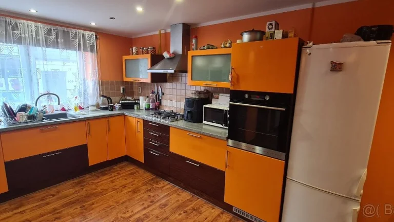 DVOJPODLAŽNÝ 4 izbový rodinný dom s GARÁŽOU, časť KOPÁNKA
