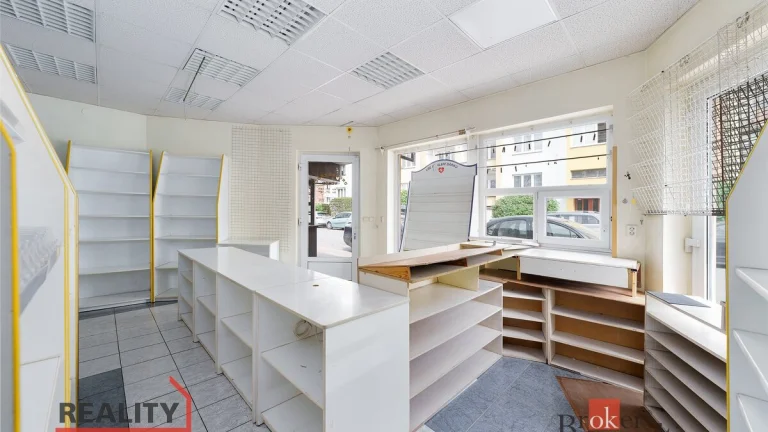 Prodej, komerční/obchodní prostory, 68 m2, Dr. E. Beneše 811