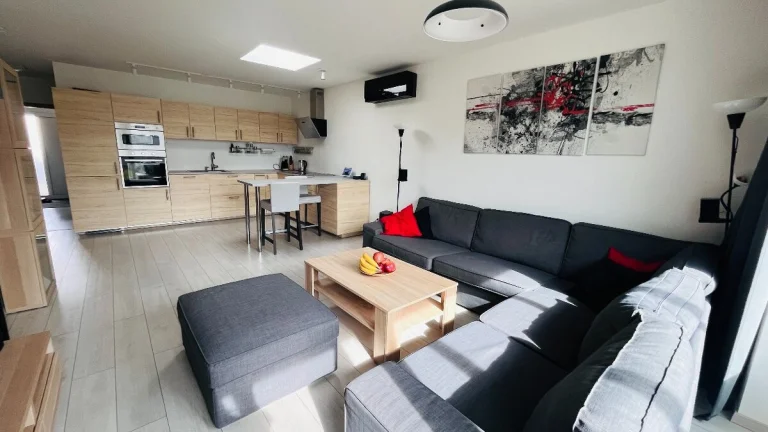 3 izbový RD s garážou a veľkou záhradou, Slovenský Grob