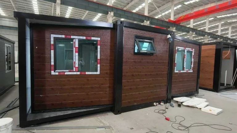 Kancelář, sklad, vrátnice, včetně elektro