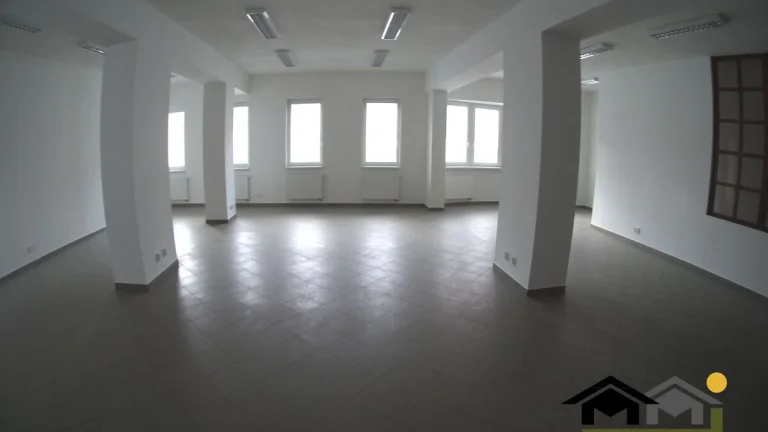 Na prenájom obchodný/kancelársky priestor 112m2 v Nitre - pe
