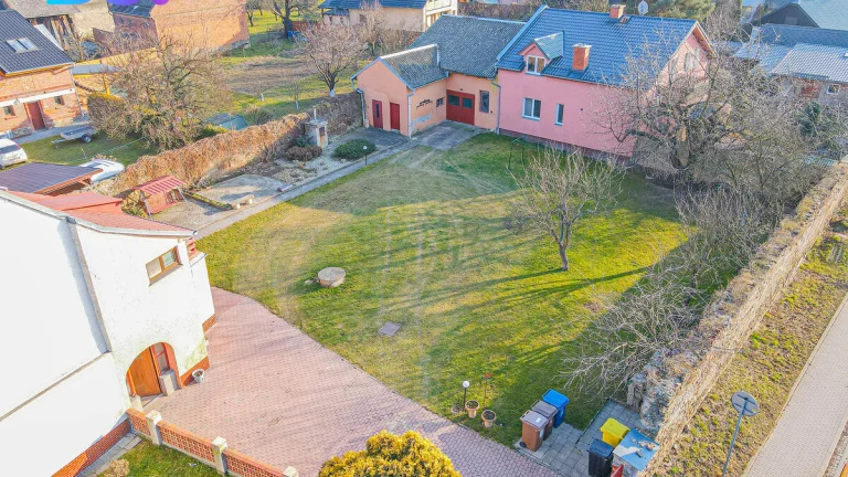 Prodej rodinného domu, 1425 m², Dolany