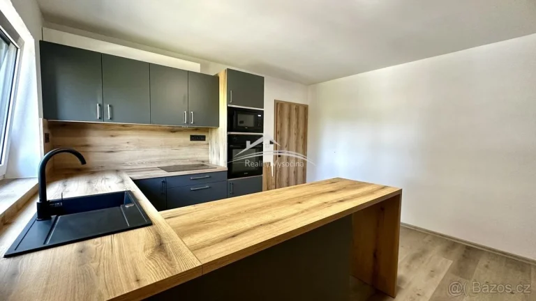 Pronájem luxusního bytu 2+kk s předzahrádkou, Světlá nad Sáz
