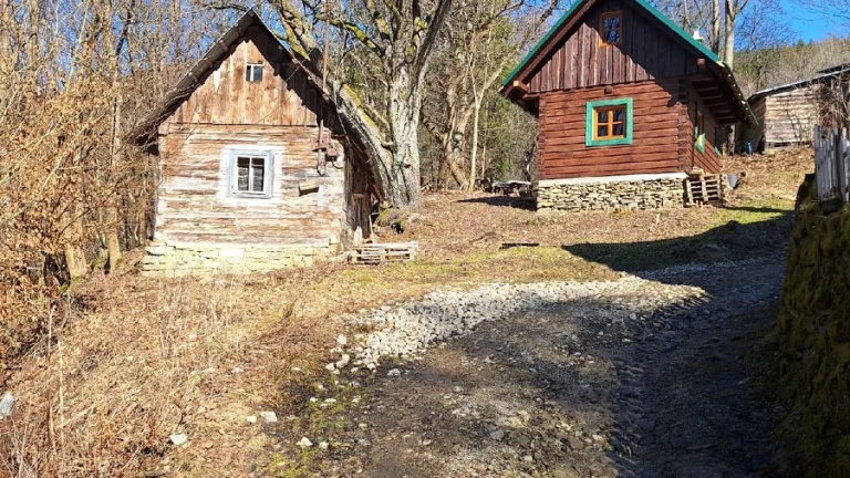 Prodám chaty v Horné Marikové