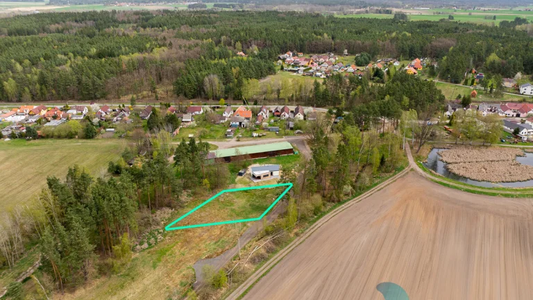 Prodej, stavební pozemek, 997m2, plně zasíťovaný, Vlkov nad