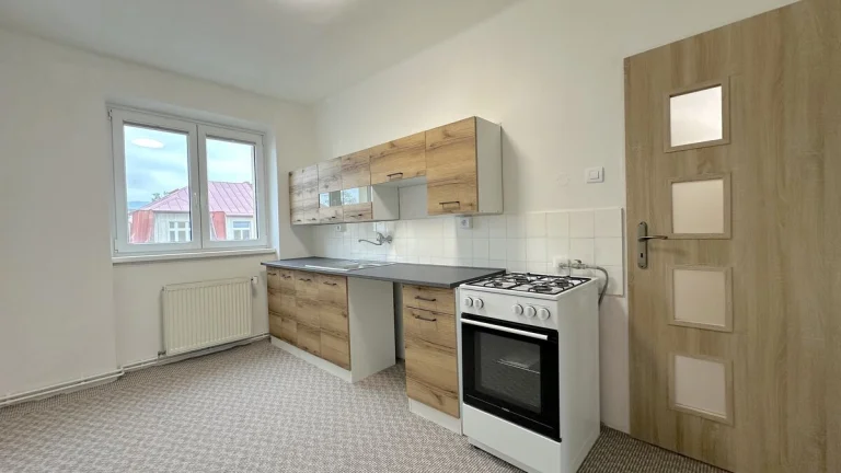Pronájem bytu 3+1, 70 m2 - Nový Bor, ev.č. 01202