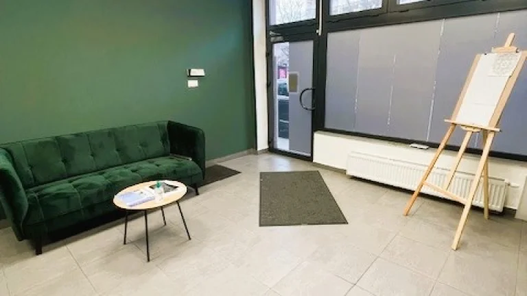 Prenájom / Obchodný priestor v centre Malaciek, 50 m2.