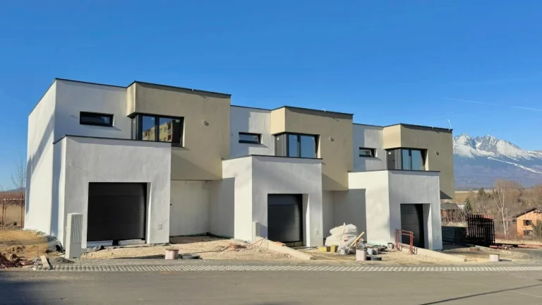 LUNA | RODINNÝ DOM č. 2 na pozemku 176 m2 + garáž