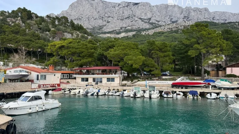 IBA U NÁS Zariadený nový apartmán Makarska - Bratuš