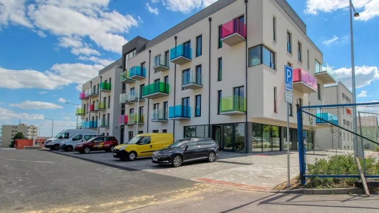 Znojmo, pronájem bytu OV 2+kk, 46 m2, novostavba, balkon – b