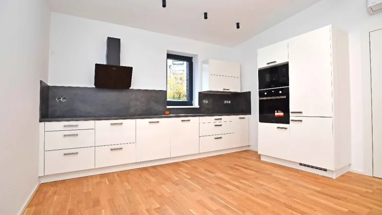 Pronájem rodinného domu 190 m², pozemek 285 m² Hillebrantova