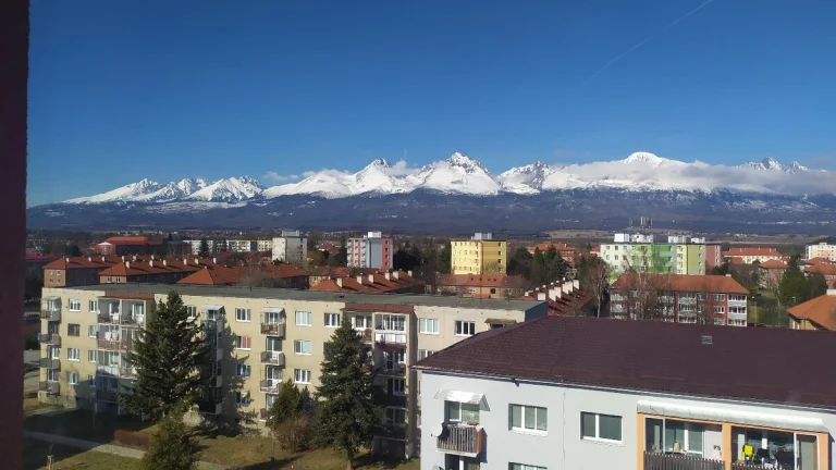 Predaj 2-izbový byt s balkónom, s výhľadom na V. Tatry