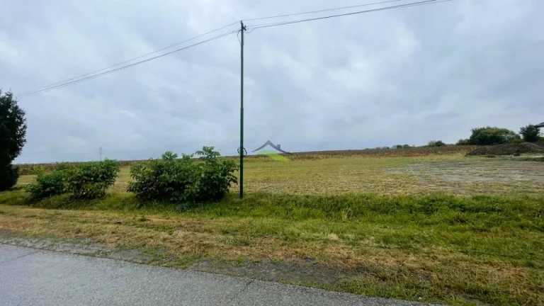 Stavebný pozemok pri Michalovciach - 750 m2 - 27.000€