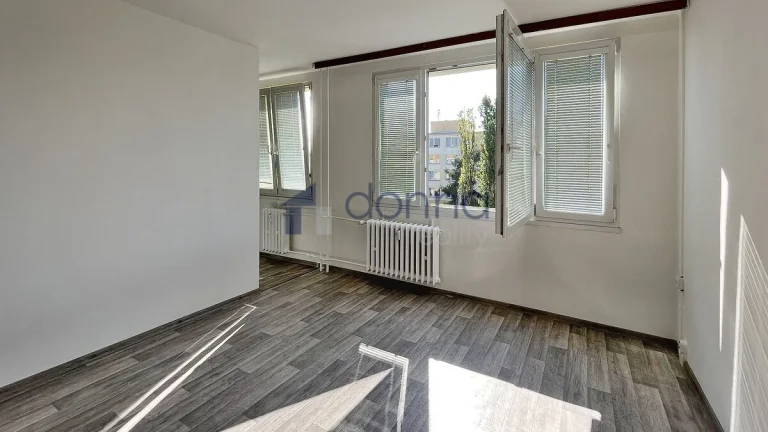 Pronájem bytu 1+kk, 26m2, P9 - Prosek, ul.Českolipská, M Stř