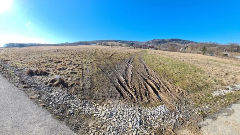 POZEMOK NAD OBCHVATOM - SÍDLISKO DRUŽBA