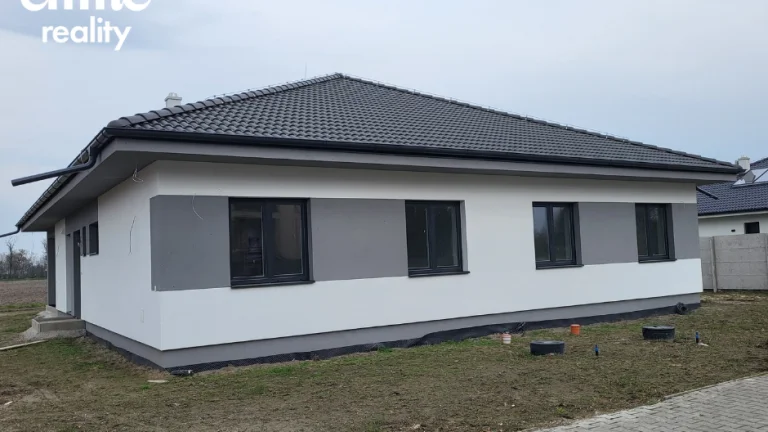 Rodinný dom s 2 bytovými jednotkami/holodom alebo štan.