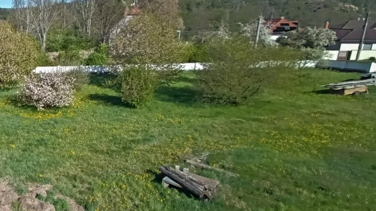 Krásný pozemek k bydlení Ouběnice