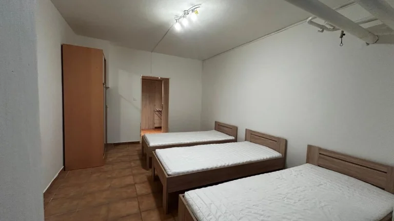 EXKLUZÍVNE NA PRENÁJOM TROJLȎŽKOVÁ IZBA