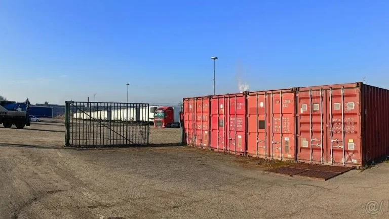 Nájem odstavných ploch, až 6.000 m2, Králův Dvůr (Exit D5)