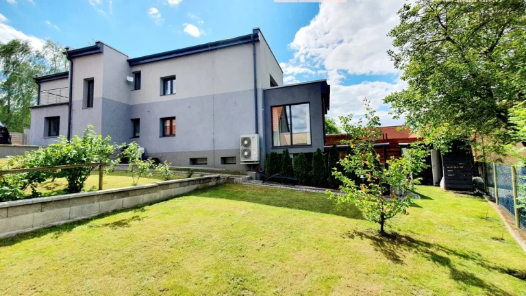 Exkluzivně nabízíme na prodej rodinný dům - Okrouhlo, Praha