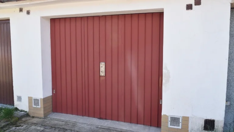 Pronajmu řadovou garáž Dvůr Králové nad Labem