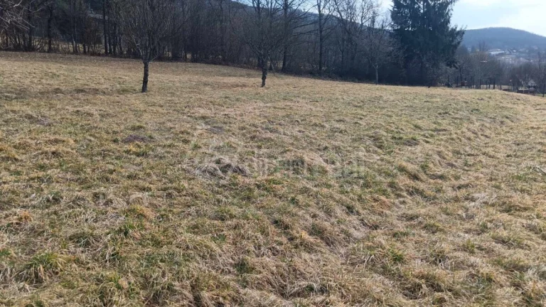 Krásny pozemok s výhľadom na široké okolie, vhodný …