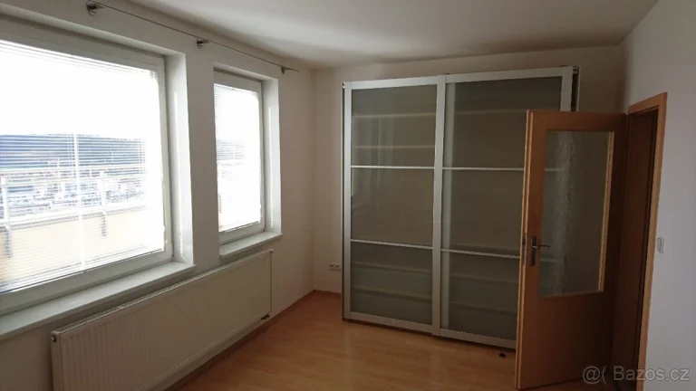 Pronájem bytu 2+kk Praha 4 Modřany