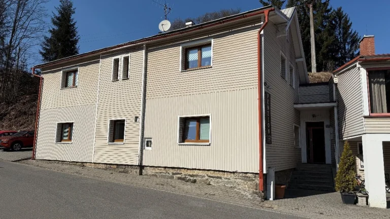 PRONAJEM POKOJE / BYTU V JABLONCI NAD JIZEROU