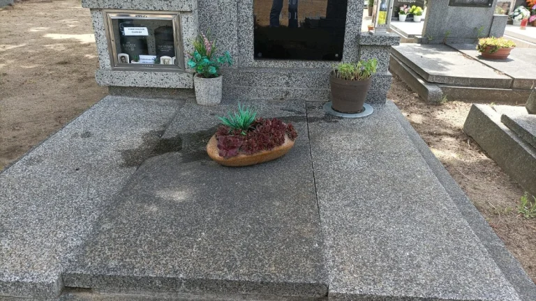 Hrobové místo - hrob