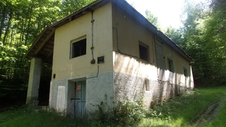 Predam chatu na samote v lese dostupnu autom