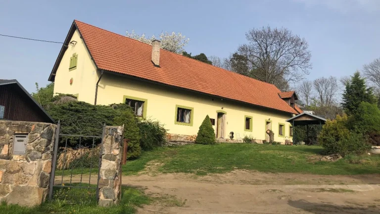 Prodej rekonstruované Chalupy u Benešova