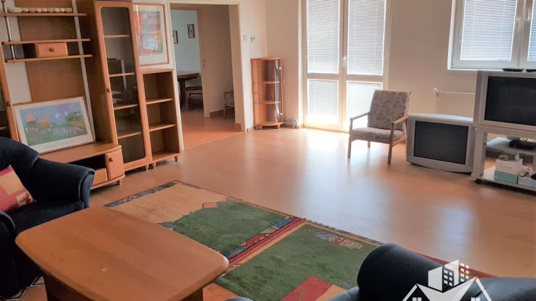 NA predaj 3-izbový tehlový byt priamo v centre mesta Nové Zá