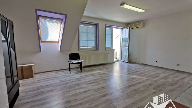 Na predaj 2-izbový byt s balkónom v CENTRE mesta Nové Zámky