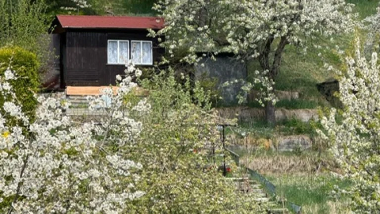 Zahrada s chatkou pod Vyšehradem v Českém Krumlově