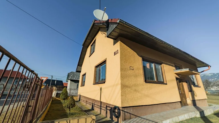 Zaujímavý rodinný dom v obci Mošovce
